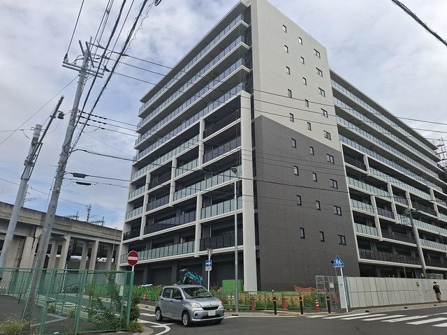 建物外観　オートロック完備