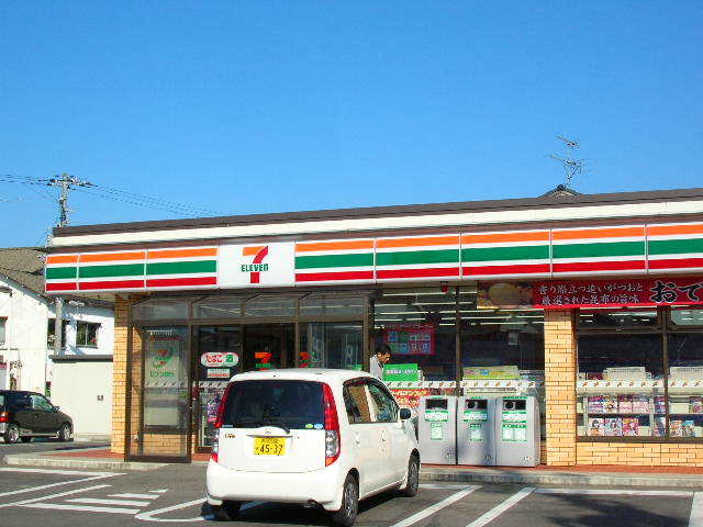 コンビニ　セブンイレブン下越巻北店（コンビニ）まで653m