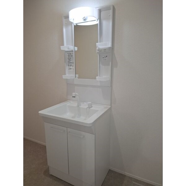 洗面設備　シャワー付き洗面台