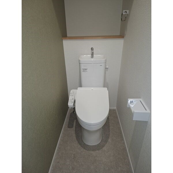 トイレ　温水洗浄便座付きトイレ