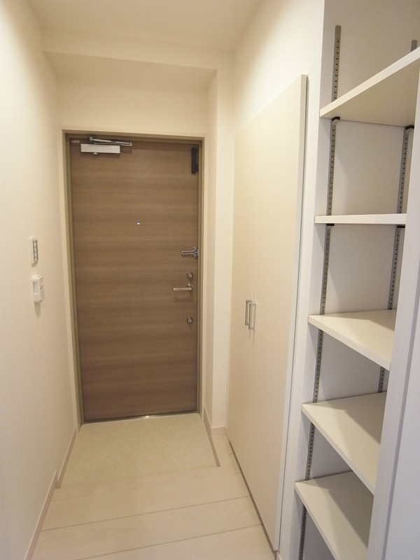 玄関　落ち着いた玄関です