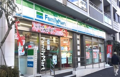 コンビニ　ファミリーマート 市谷柳町店（コンビニ）まで76m