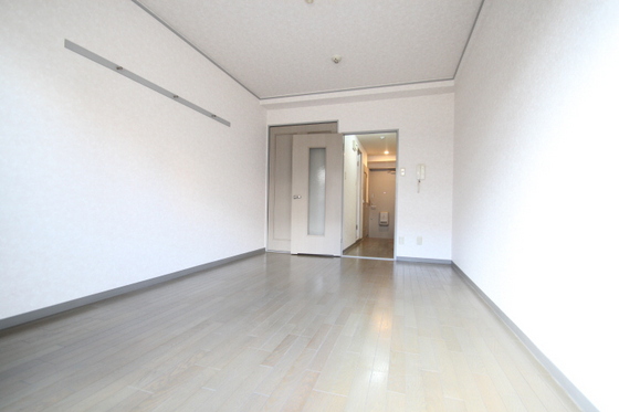 居室・リビング　※別号室の写真です