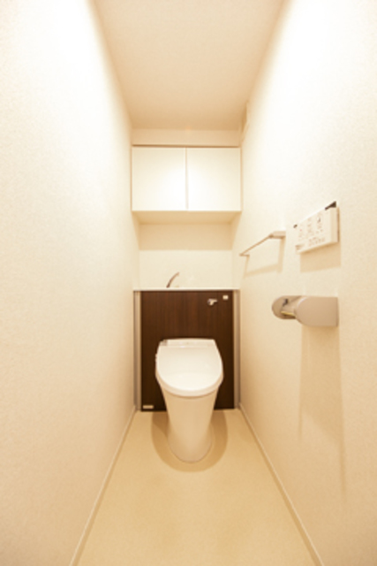 トイレ　※写真は同タイプ住戸です。