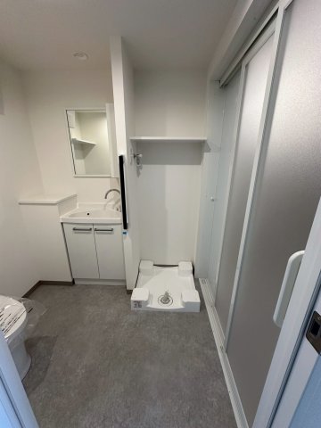 洗面設備　使いやすい独立洗面台です