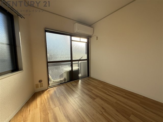 居室・リビング　2面採光の明るいお部屋です♪