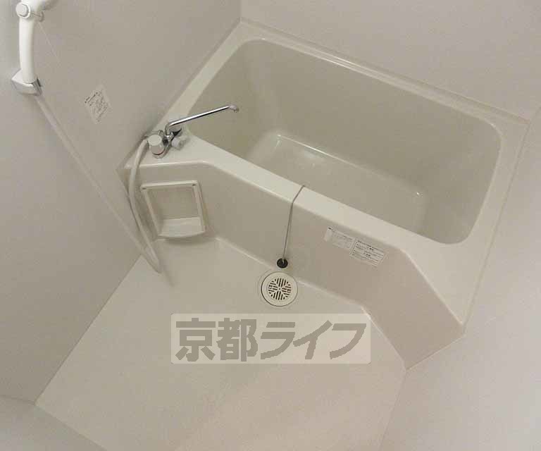 バス・シャワールーム　ゆったりとしたお風呂です。