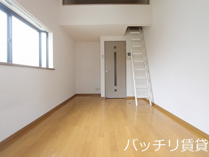 居室・リビング　同型タイプの為、現状を優先致します。