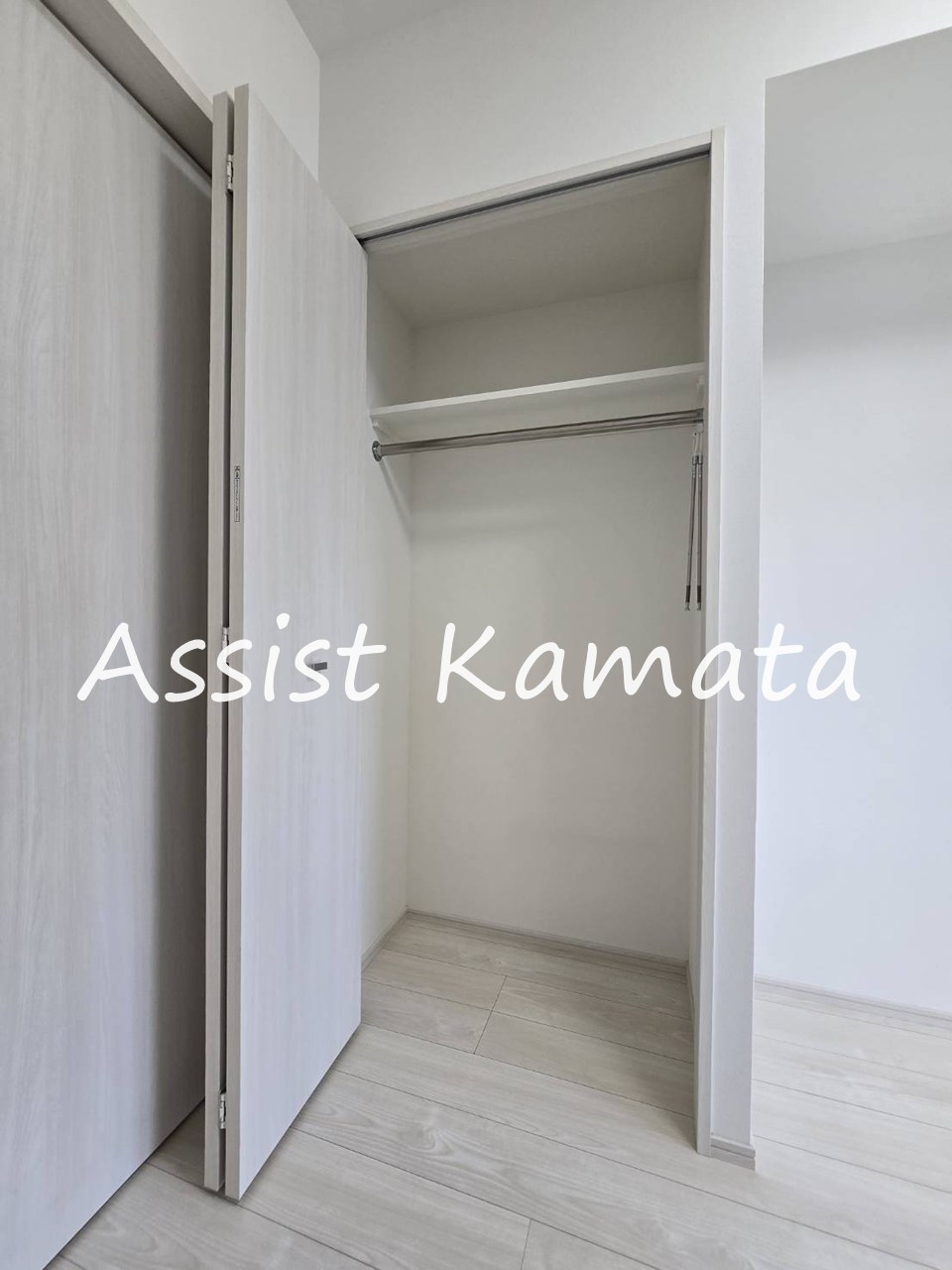 収納　写真は同タイプの別号室です