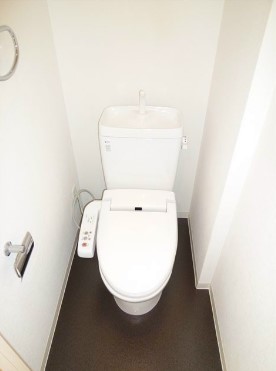 トイレ　温水洗浄便座