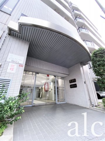 エントランス　建物の内部です