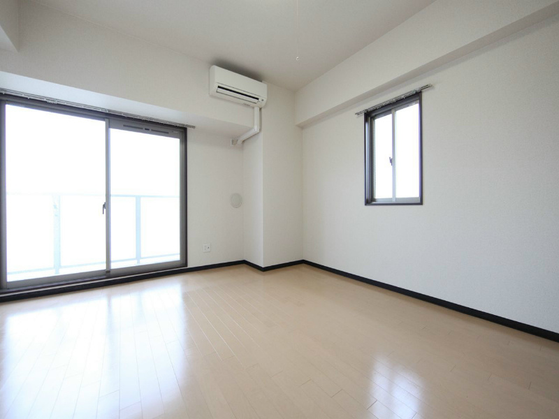 バルコニー　洋室9.16帖　2面採光　バルコニー