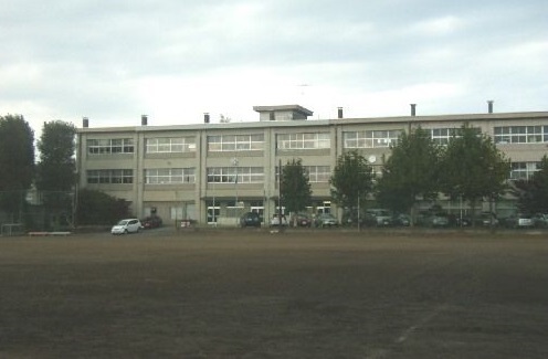 中学校　八戸市立白銀中学校（中学校）まで400m