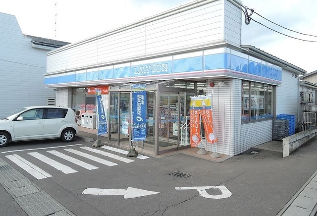 コンビニ　ローソン八戸白銀五丁目店（コンビニ）まで800m