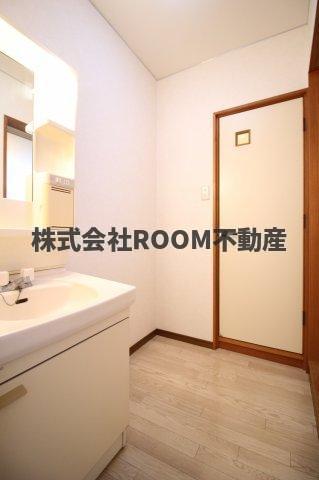 洗面設備　スペースが確保できる洗面所です