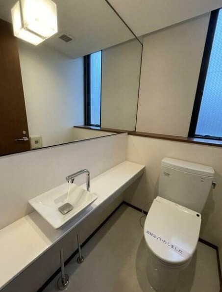 トイレ　落ち着いたトイレです