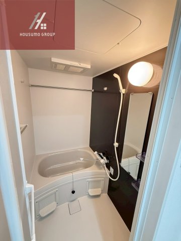 バス・シャワールーム　コンパクトで使いやすいお風呂です