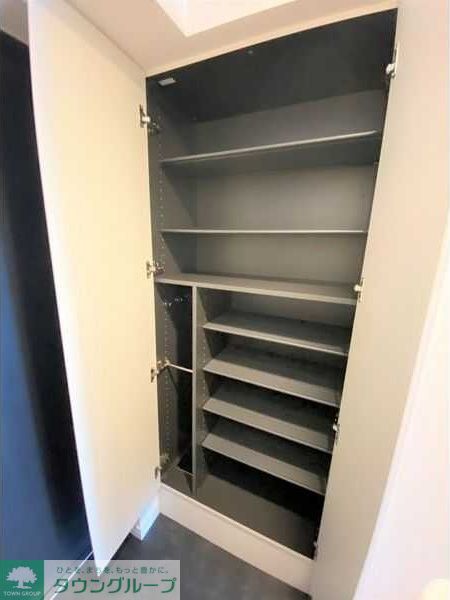 収納　シューズクローク