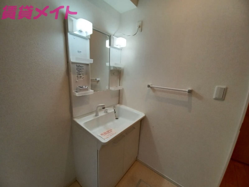 洗面設備　同タイプ部屋写真です。