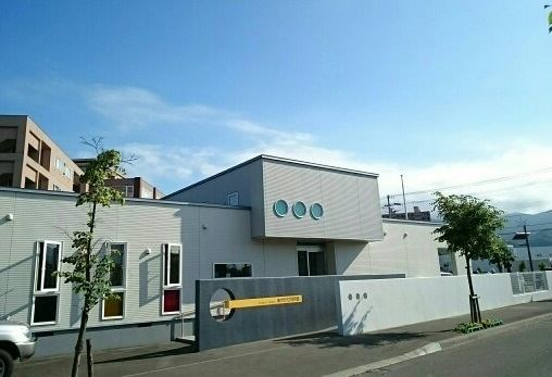 幼稚園・保育園　保育園（幼稚園・保育園）まで300m