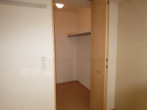 収納　ウォークインクローゼット