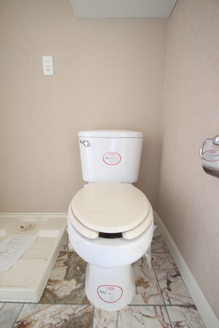 トイレ　※別室の参考写真です