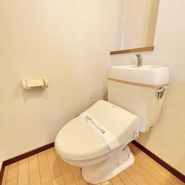 トイレ　清潔感のあるトイレです