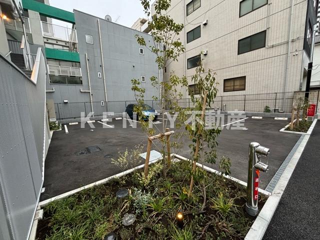 駐車場　駐車場に車を止められます