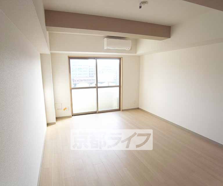 居室・リビング　広々とした洋室です。