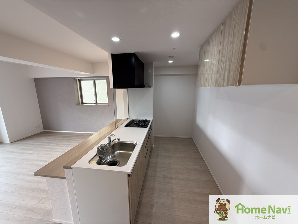 キッチン　3口コンロのシステムキッチン