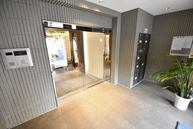 エントランス　入口部分