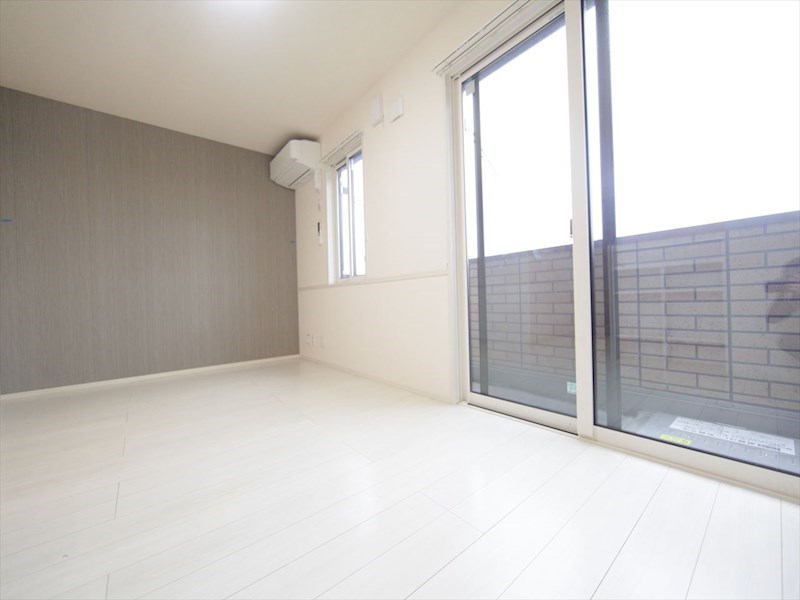 バルコニー　ＬＤＫ11.6帖　エアコン完備　南面バルコニー