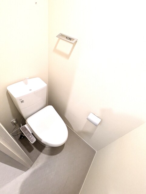 トイレ　洗浄便座付きトイレ