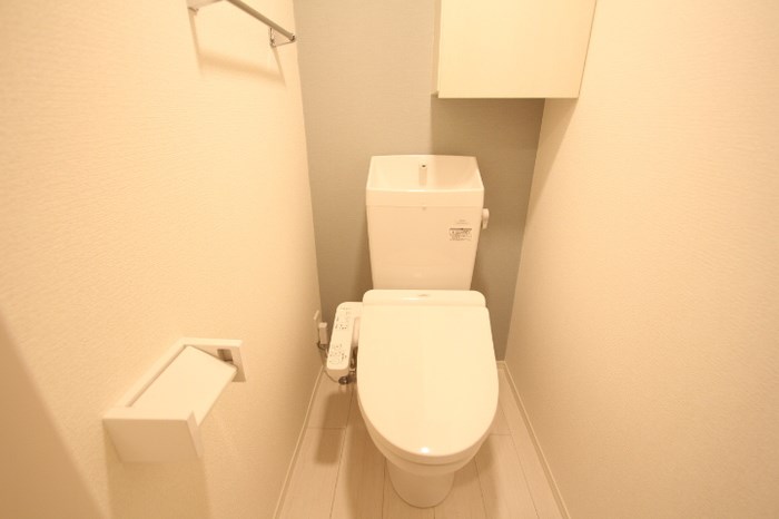 トイレ　トイレは快適な温水洗浄便座付