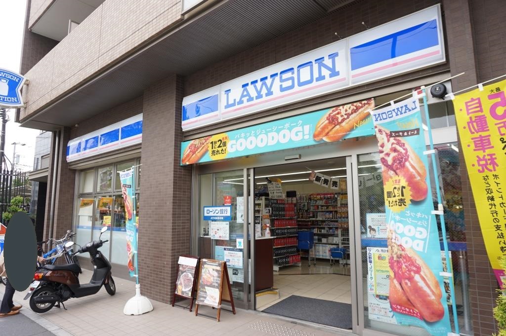 コンビニ　ローソン 足立六町四丁目店（コンビニ）まで375m