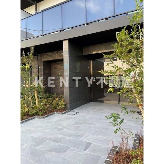 エントランス　落ち着いたエントランスです