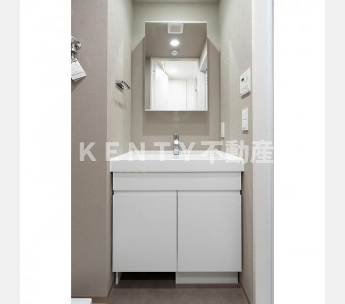 洗面設備　コンパクトで使いやすい洗面所