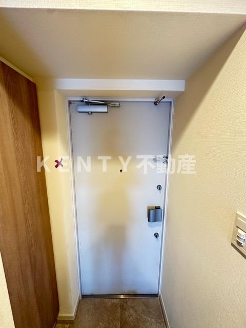 玄関　収納もある玄関です