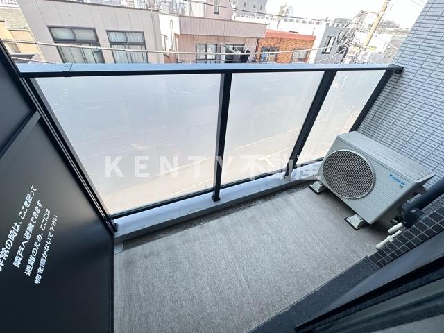 バルコニー　バルコニーからの眺めを楽しみながら食事をしませんか