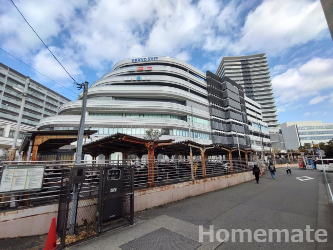 スーパー　ライフ グランシップ大船駅前店（スーパー）まで386m