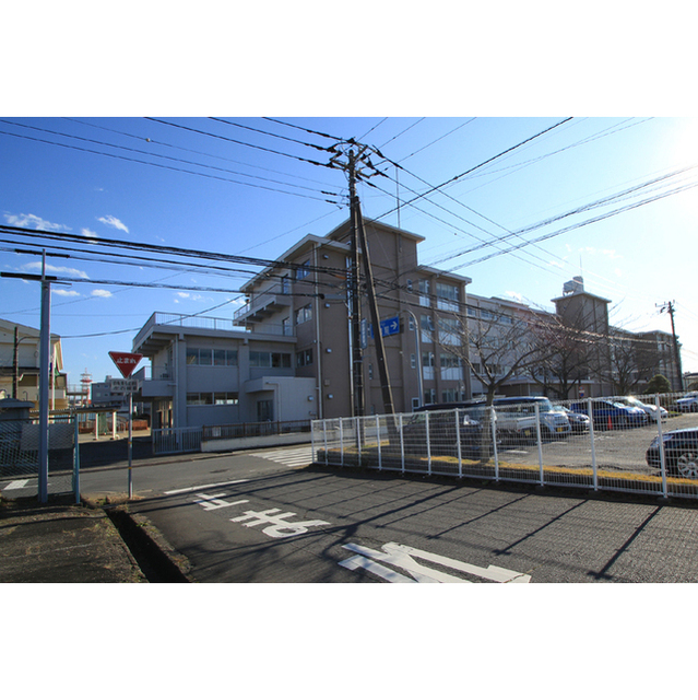 中学校　土浦市立土浦第一中学校（中学校）まで2022m