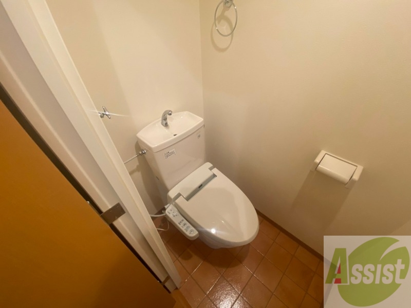 トイレ　こちらはトイレです。清潔感があり、安心して使用できます。