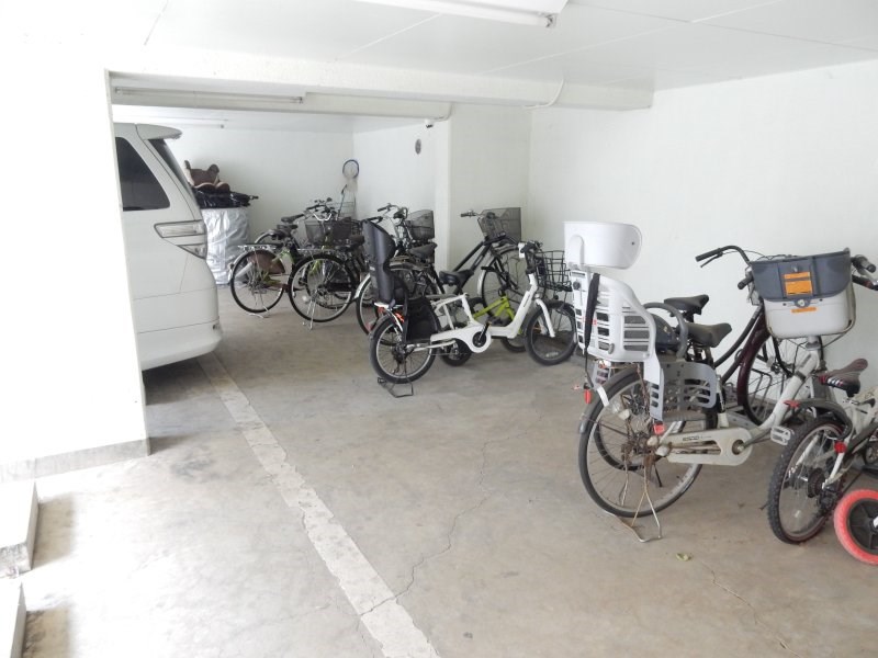 その他共有部分　屋根付き駐輪場