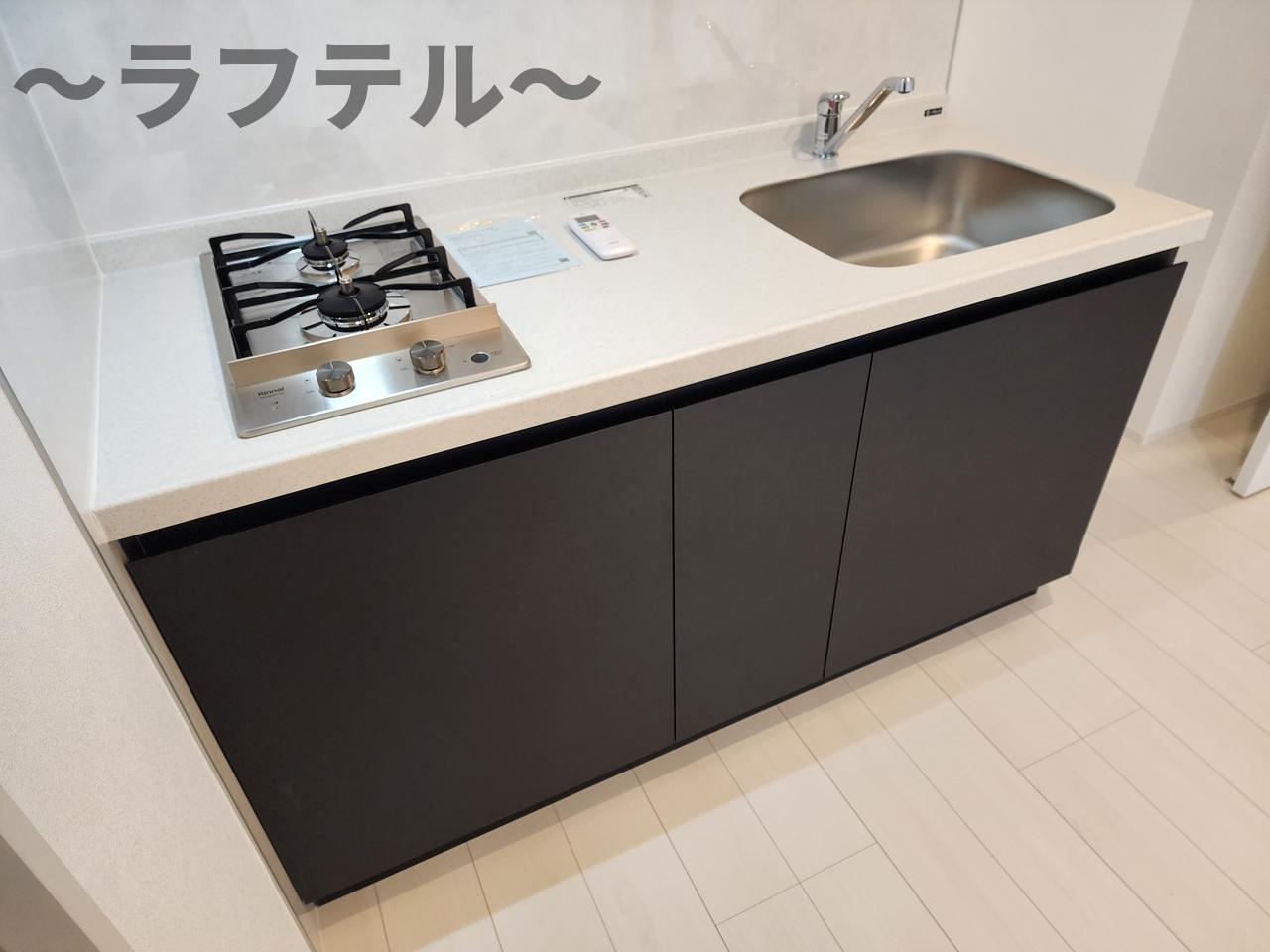 キッチン　同メーカー施工　別部屋イメージ写真