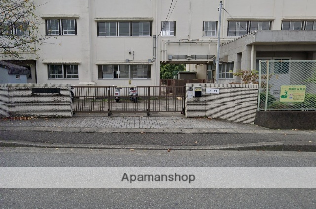 小学校　横浜市立本郷小学校（小学校）まで286m