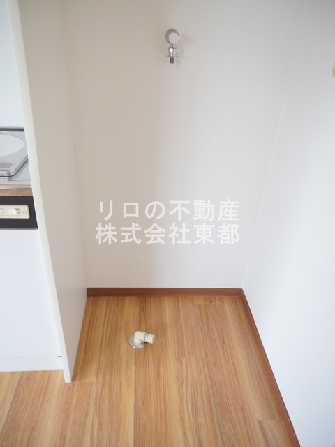 その他　洗濯機置き場は室内にあるので雨に濡れる心配はありません。