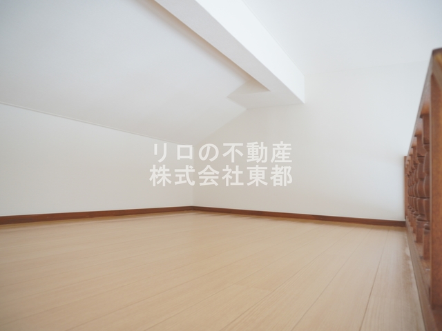収納　広々ロフト収納付で室内を広くご活用いただけます！