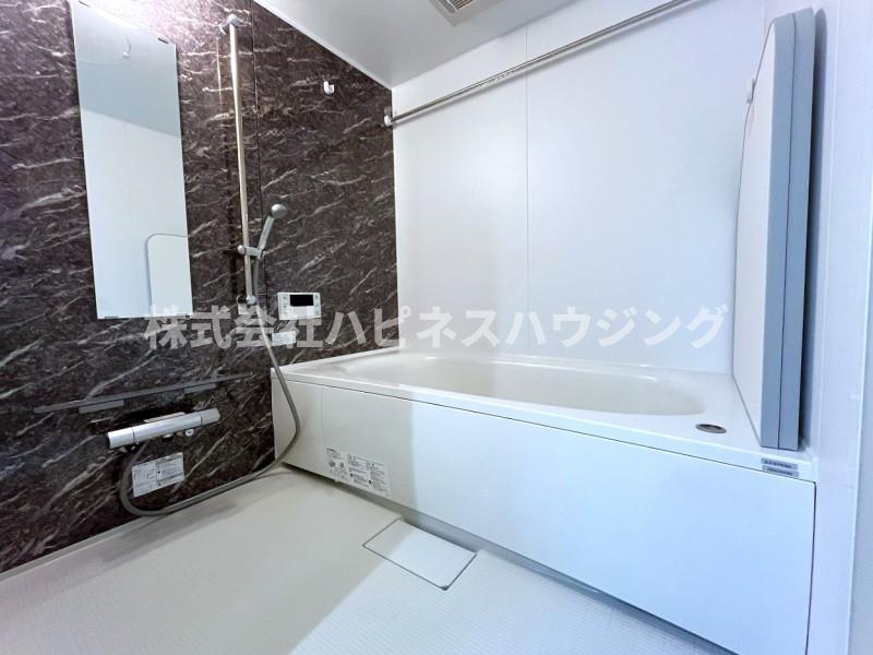 バス・シャワールーム　コンパクトで使いやすいお風呂です