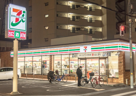 コンビニ　セブンイレブン大阪成育1丁目店（コンビニ）まで346m