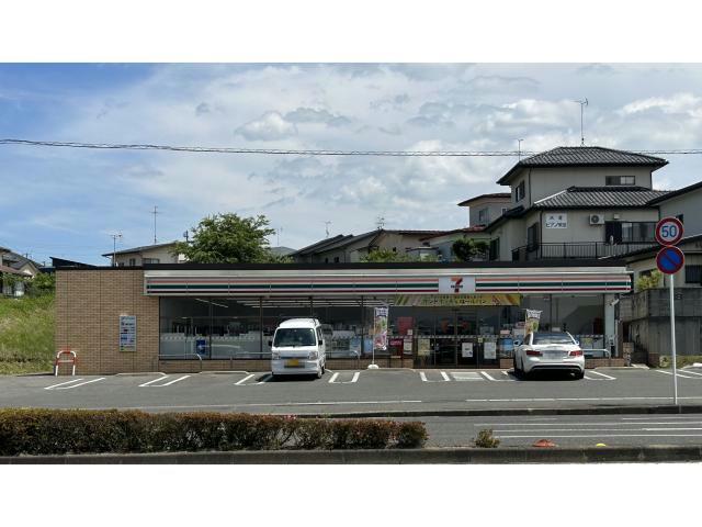 コンビニ　セブンイレブン須賀川南上町店（コンビニ）まで823m